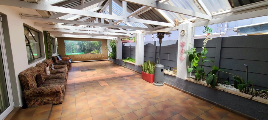 3 Bedroom Property for Sale in Cravenby Western Cape